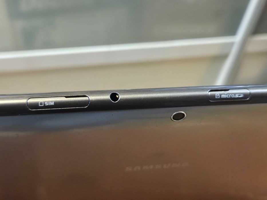 10.1" таблет Samsung Galaxy Tab 2 GT-P5100 Има зарядно. В отлично техн