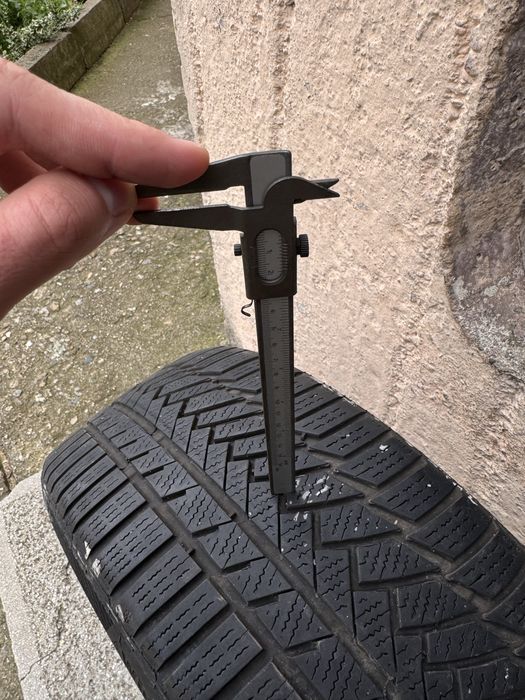 Зимни гуми 2бр. Continental 225/45/18