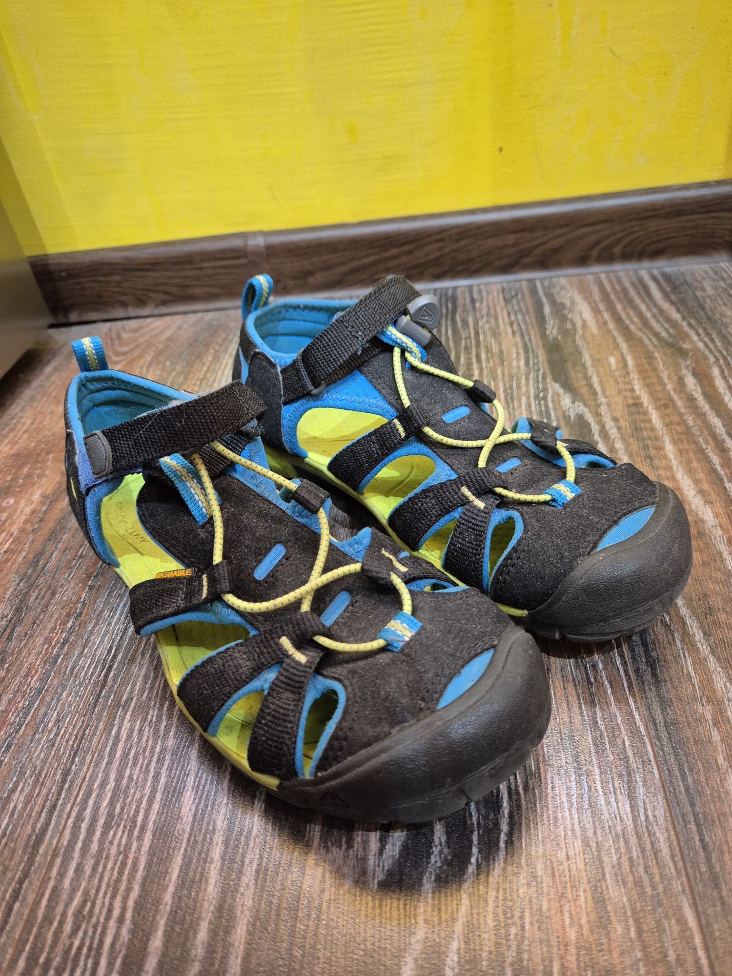 Сандали KEEN номер 38