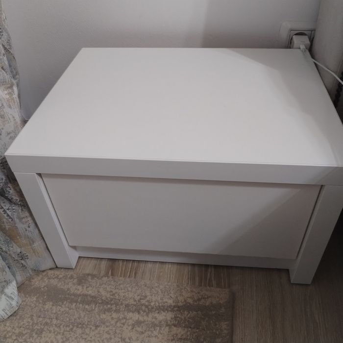 Noptiere albe, făcute la comanda (2 bucăți)