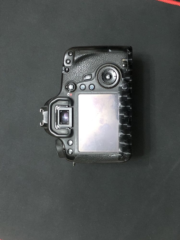 Canon 6D xolati yaxshi