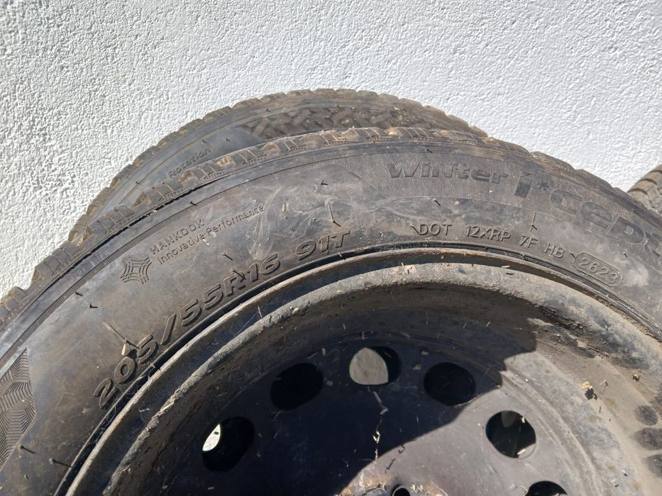 Hankook 205/55 R16.