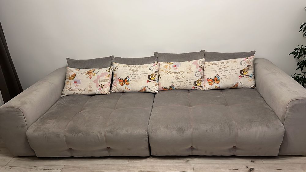 Canapea pentru living