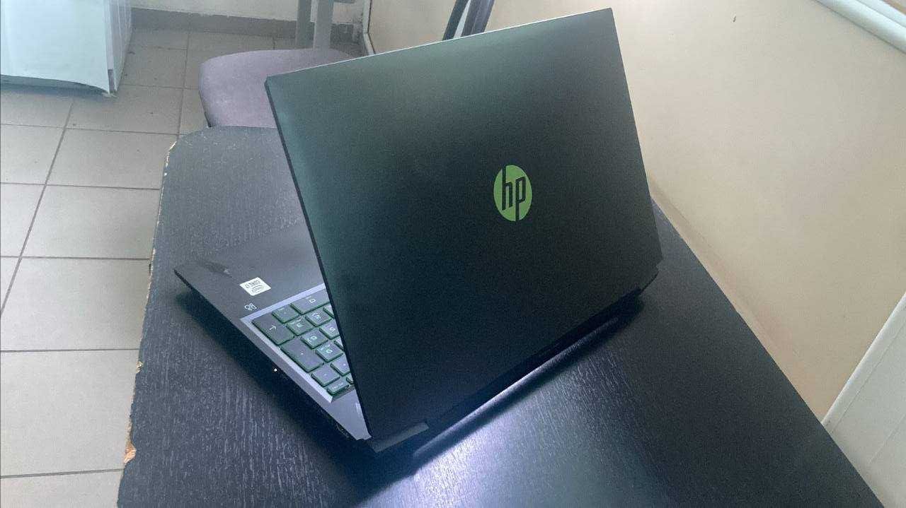 HP Pavilion Gaming Laptop 16-a0xxx. Funcționează perfect.