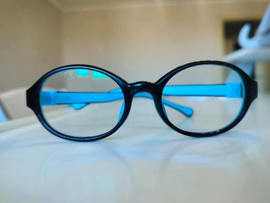 Продам детскую оправу для очков