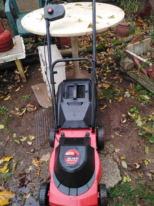 Електрическа косачка MTD 1000