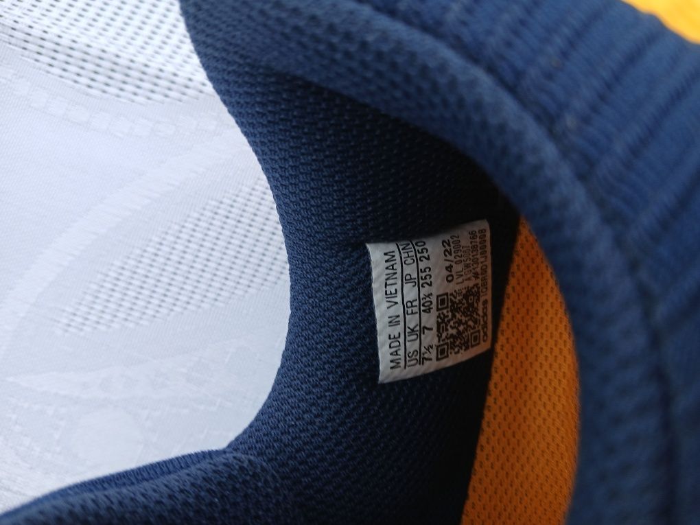 Маратонки asics и adidas