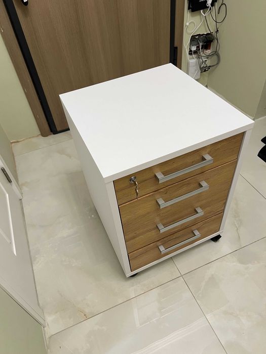 Офис шкаф/контейнер на колелца