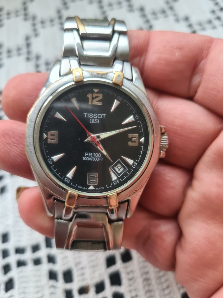 Часовник TISSOT silver