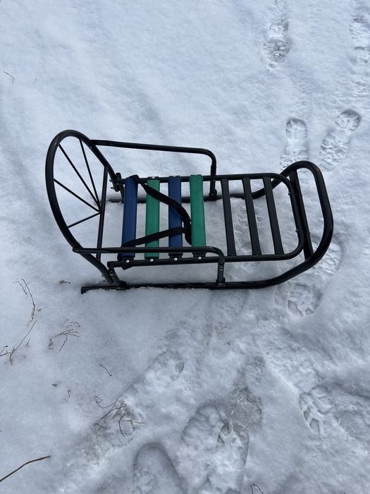 Детские санки. Почти новые.
