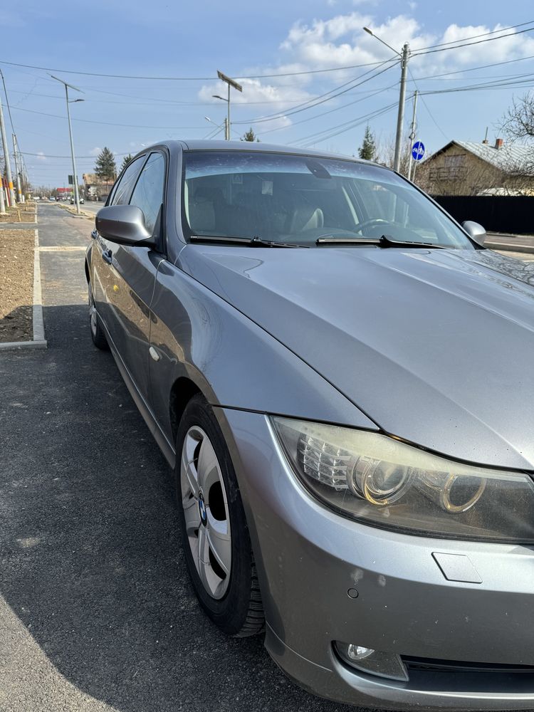 BMW E90 320I facelift 2008