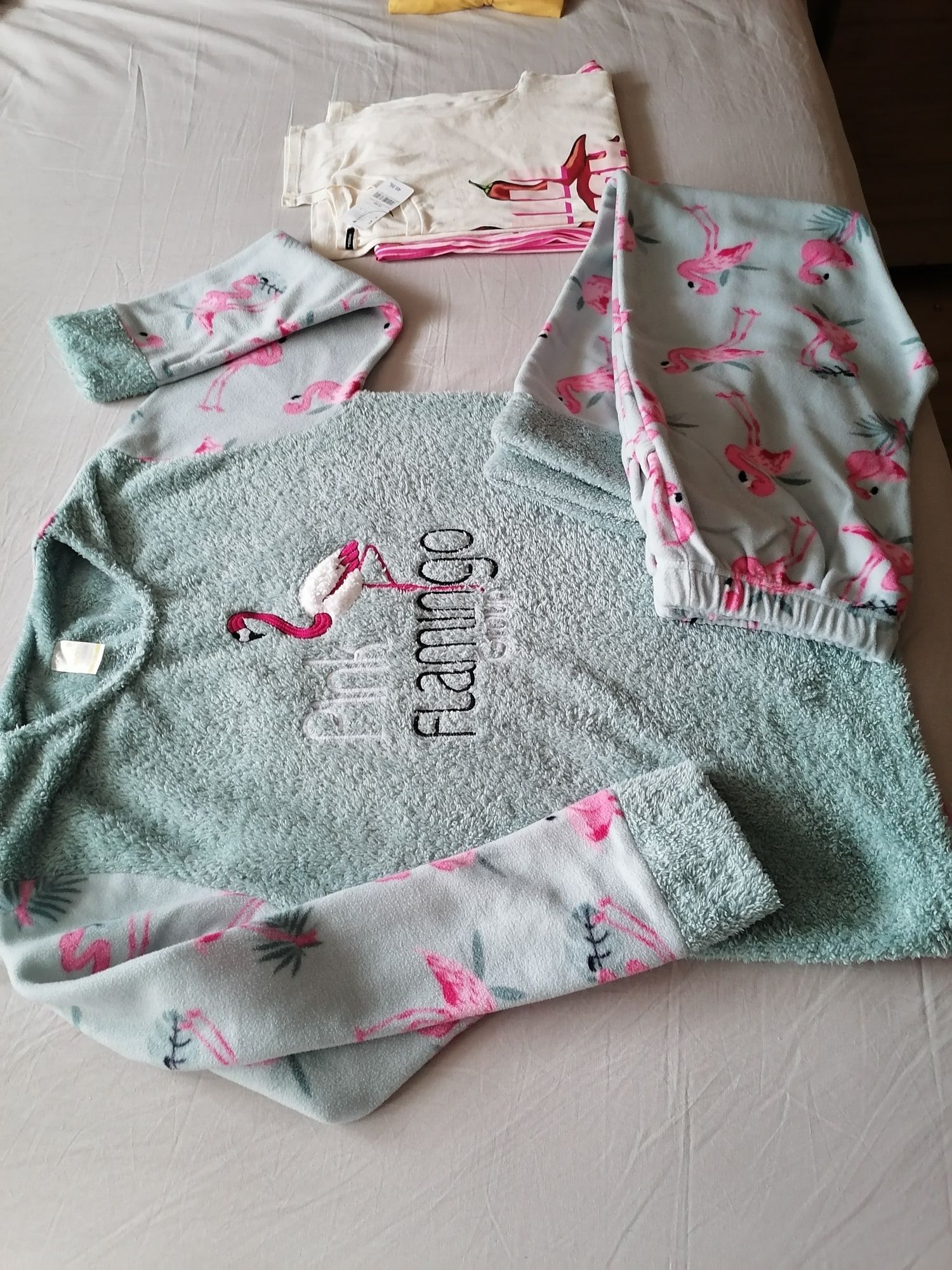 Дамски пижами, размер Л, нови