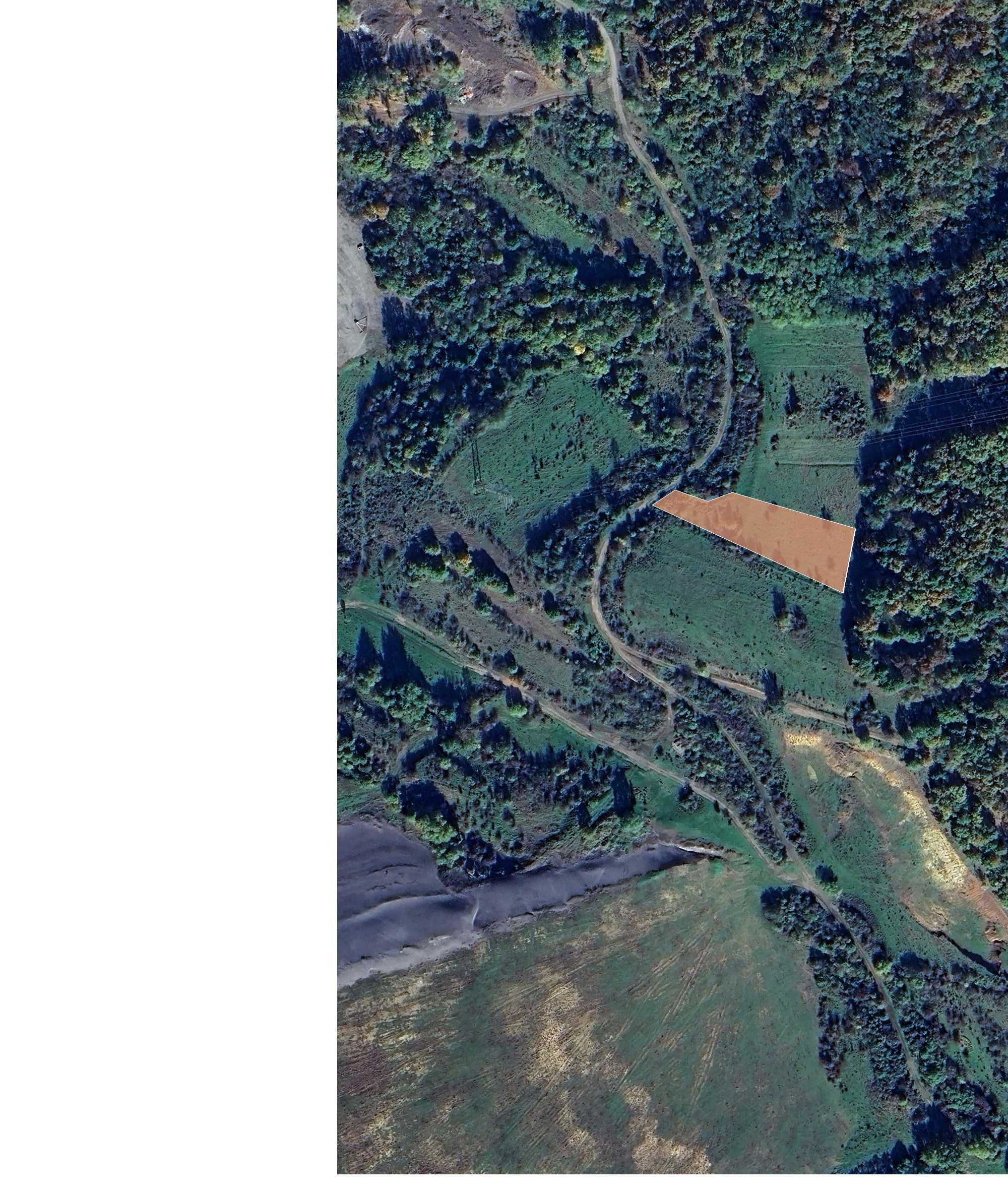 Teren agricol la drum asfaltat, in Teliucu Inferior