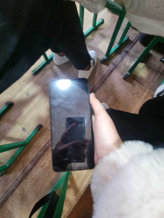 Tecno spark 20 c holati yaxshi karopkalari bor narxini kelshamiz