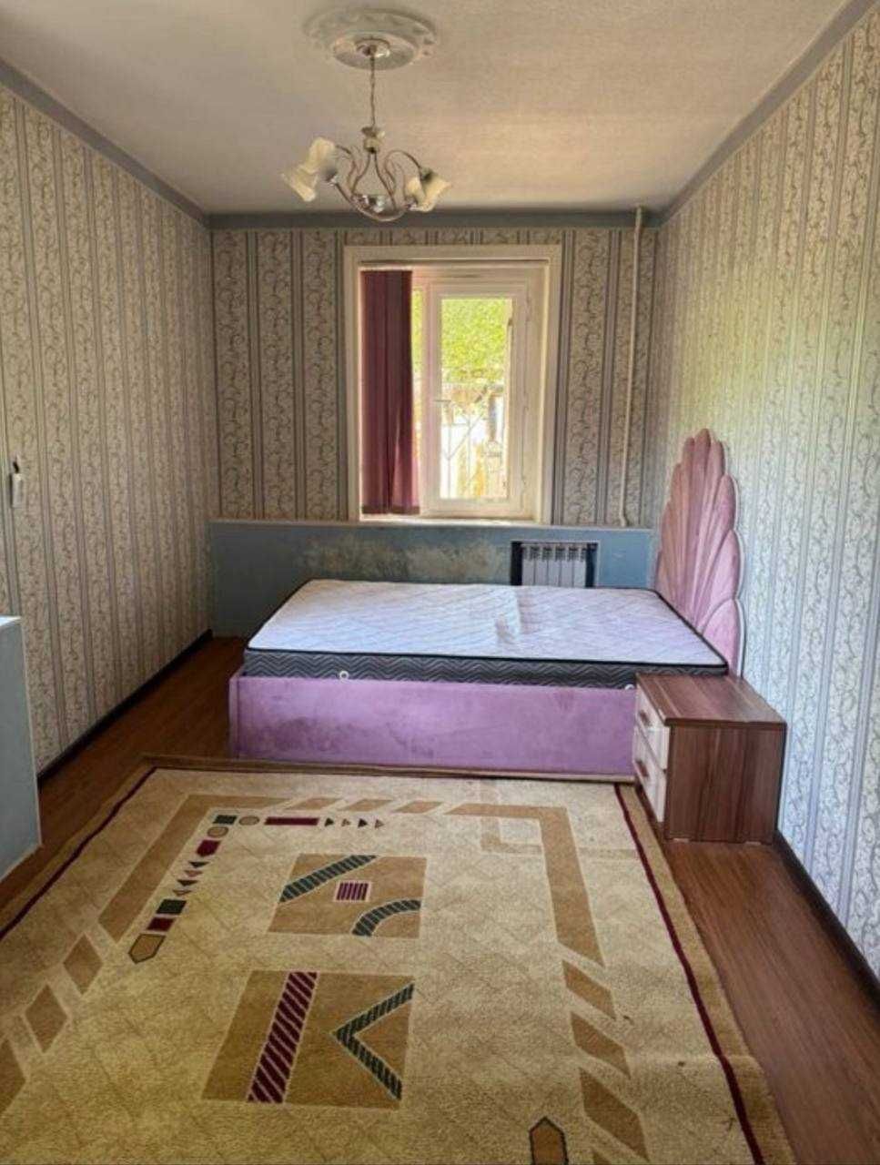 ц13 3ком 1этаж , есть огород , 2-линия, продается квартира