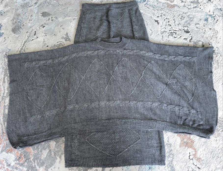 Set bluza*fusta, marimea M, pret 50 lei