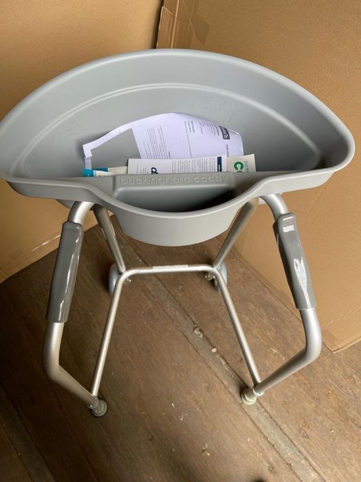 Premergătoare / cărucioare cu rotile pentru bătrâni