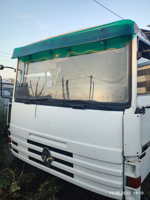 Кабина Рено мажор