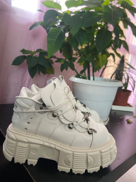 New Rock White 37-38
