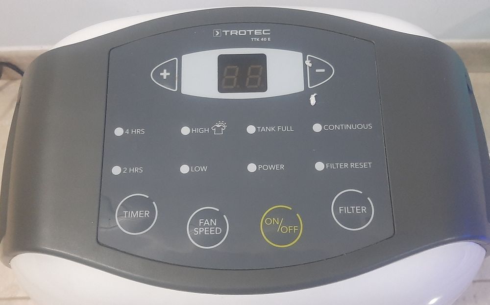 Dezumidificator Trotec TTK 40E, 14L/zi, 100mc/ora, Display si Control