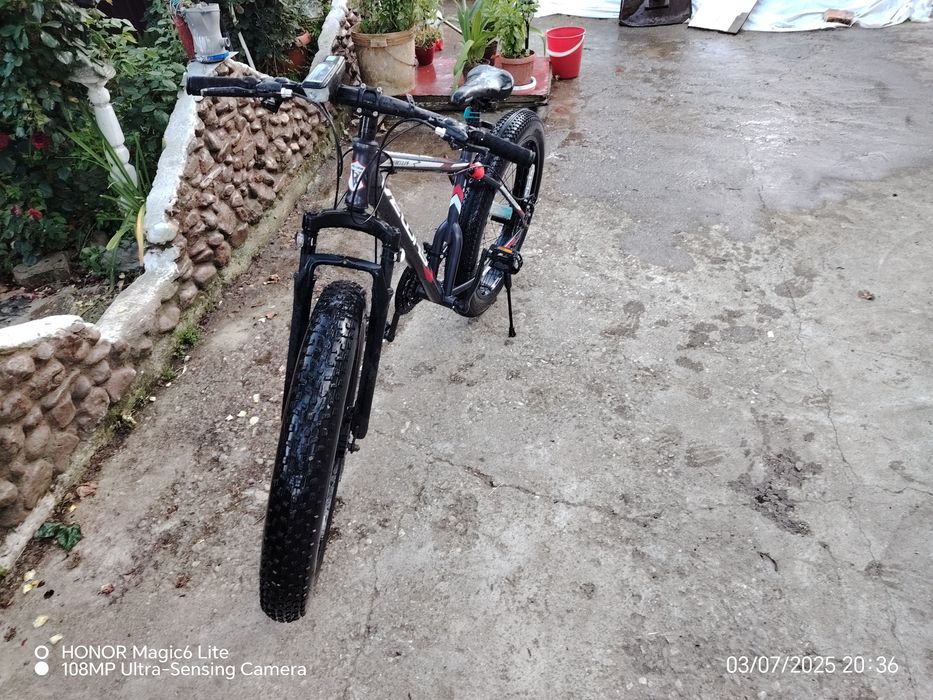 Vând bicicletă nouă