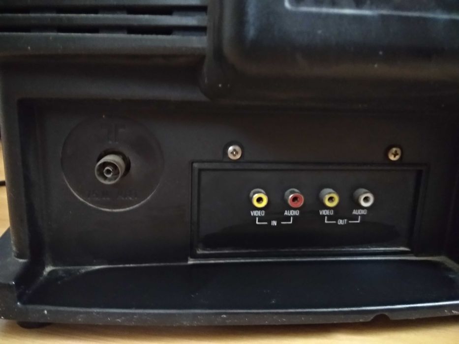 Телевизор 14 инча, без антена