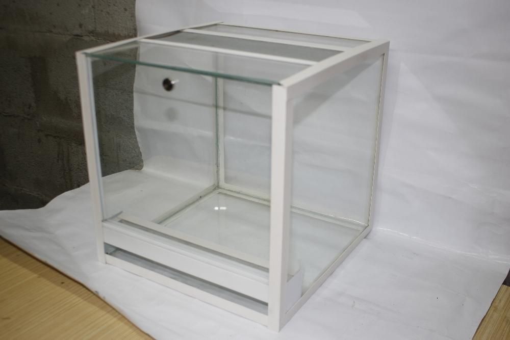 террариум для пауков,улиток и насекомых