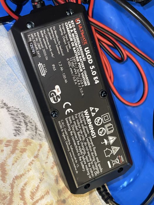 Интелигентно Зарядно за Акумулатор за Автомобили и Мотори