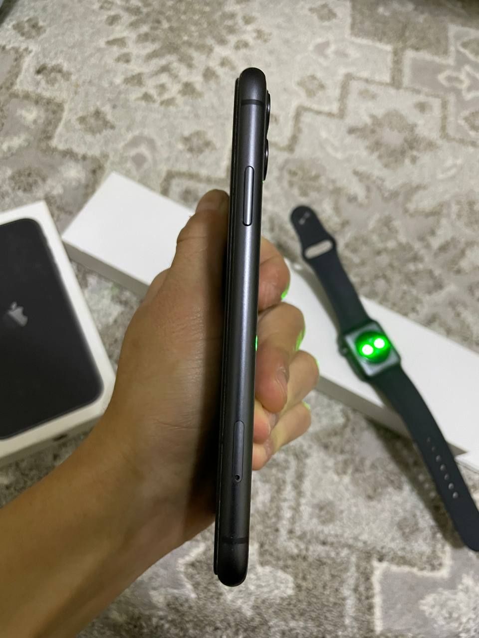 Iphone 11 + apple watch 3 series