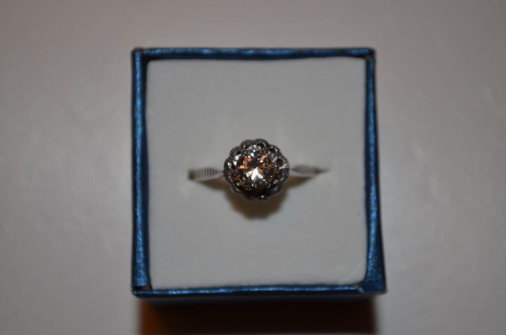 INEL AUR alb 18K + 1 DIAMANT = 0.70ct. - Model Solitaire - De logodna!