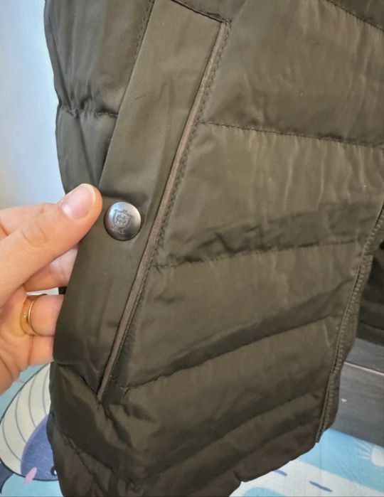 Vesta Massimo Dutti cu puf si pene verde