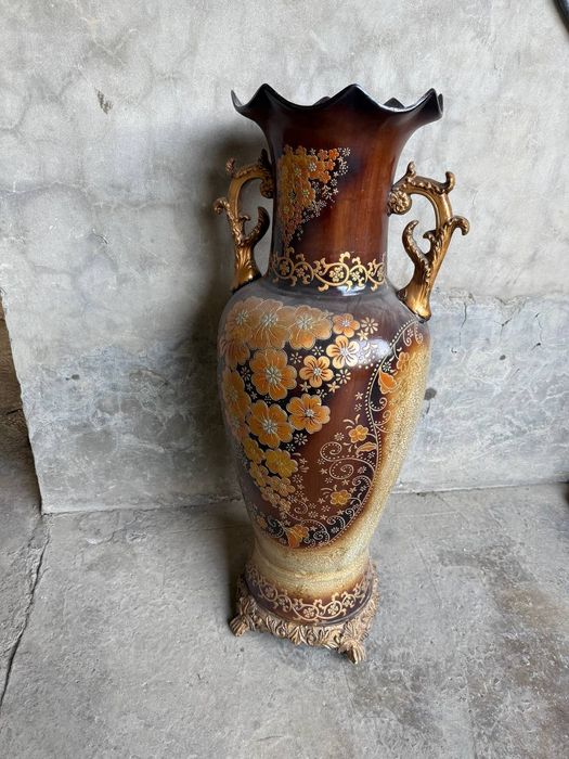 Vaza dekorativniy gullar bn bezash un