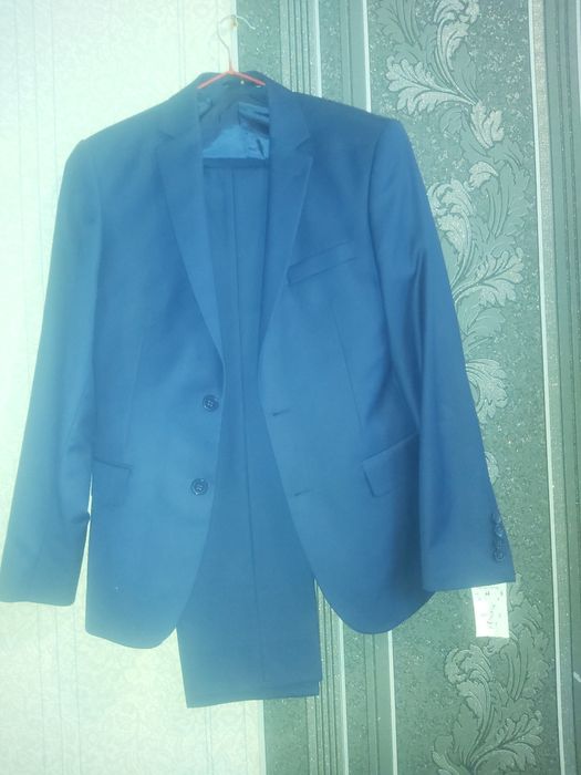 Костюм мужской размер 44