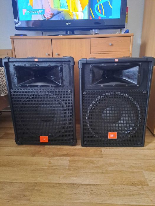 Професионална уредба JBL Тонколни 15' и мишпулт Yamaha MG10