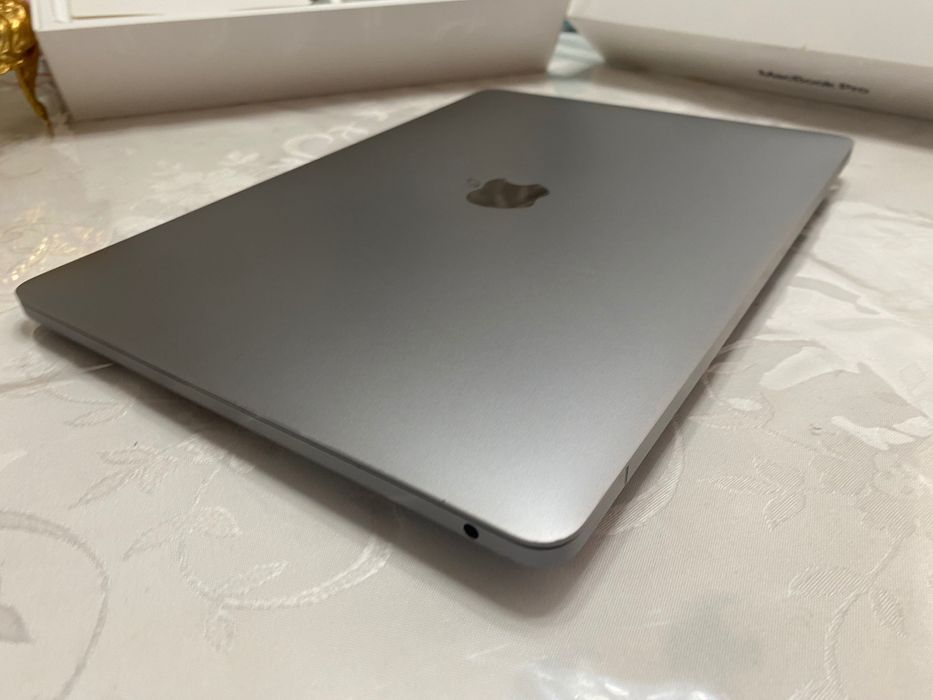 Macbook pro m1 8/256