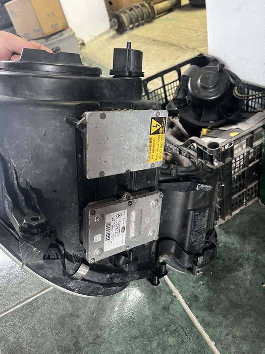 far stanga mercedes e bi xenon