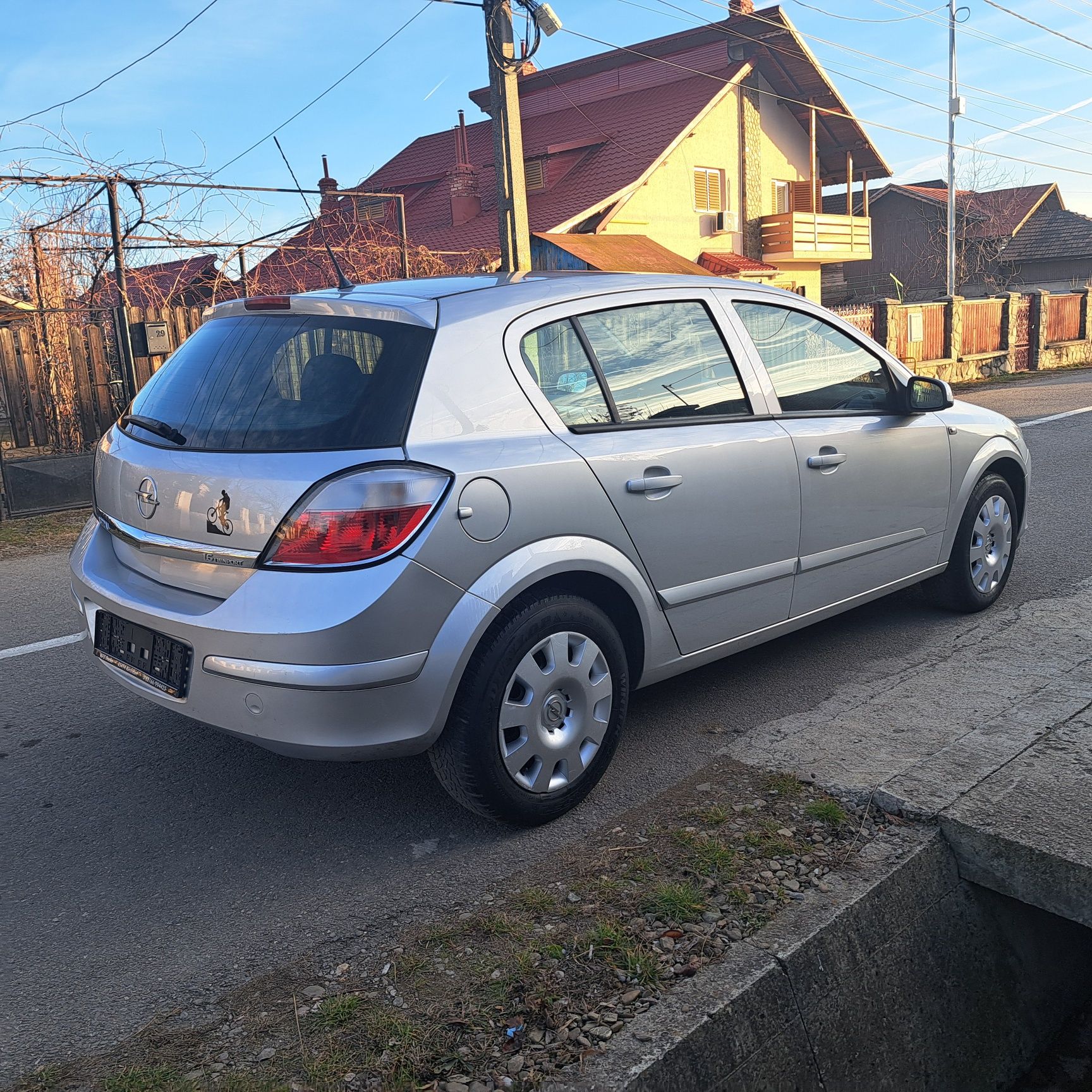 Opel Astra H 1.6 MPI benzina An 2007 euro 4 cu 105 cai adusa Germania