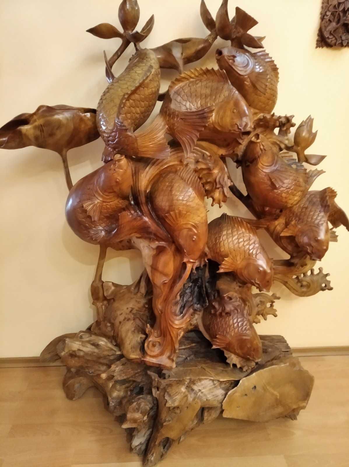 резная композиция из дерева 9 рыб