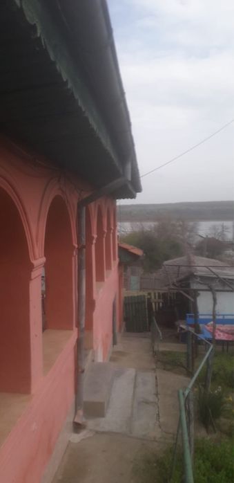 Merită văzută!Vand casa batraneasca Comuna Ostrov Judetul Constanta