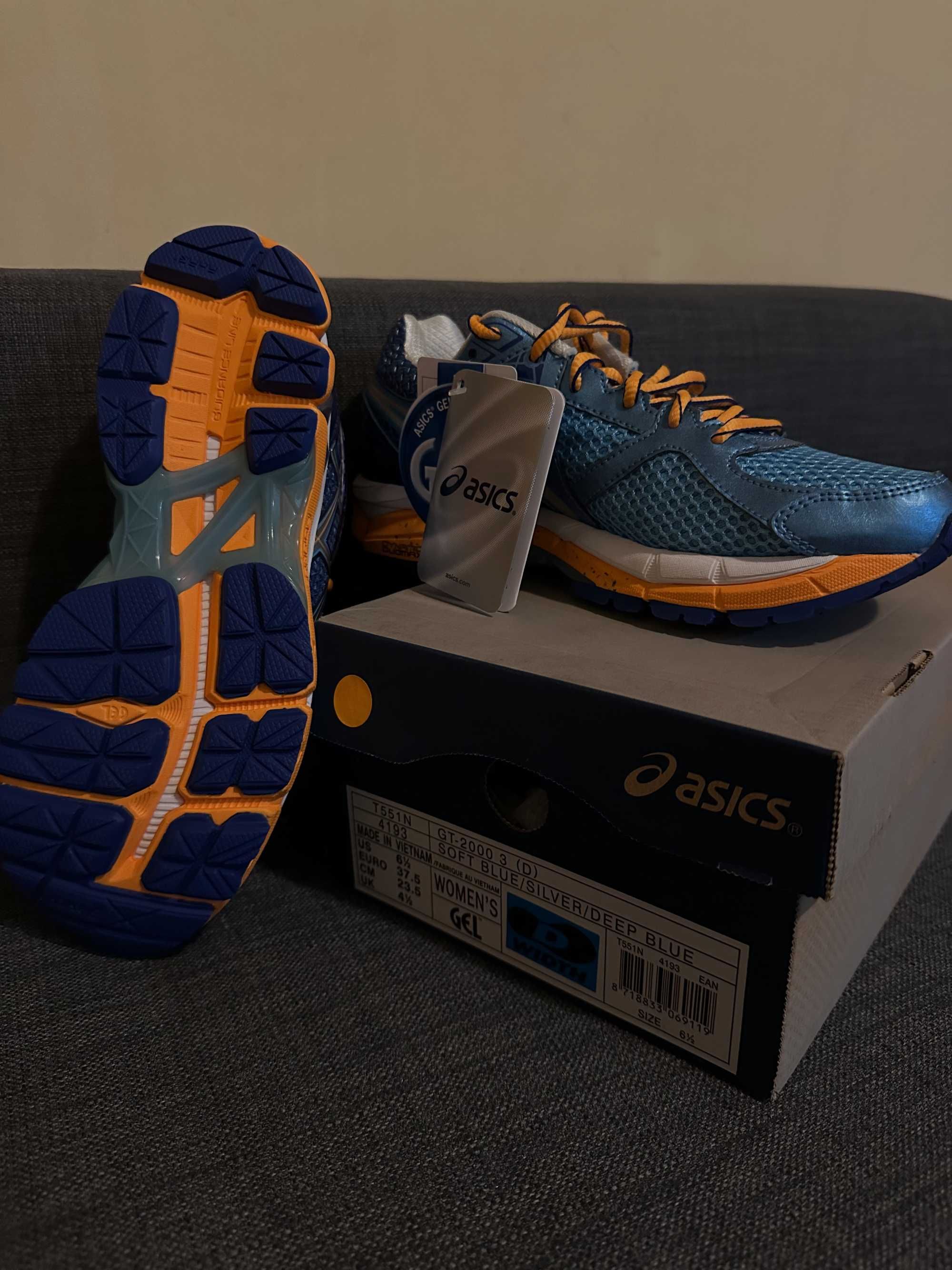 Дамски маратонки за бягане Asics GT- 2000 3