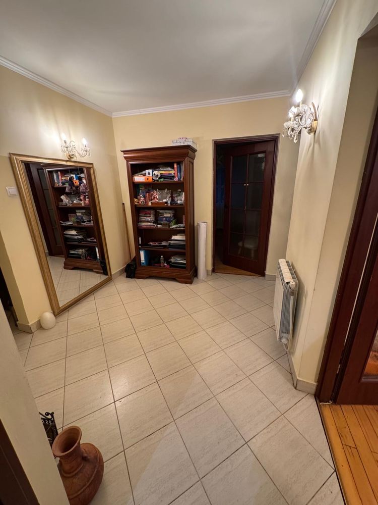 Apartament 3 camere ultracentral, chiar vis-á-vis de UMF