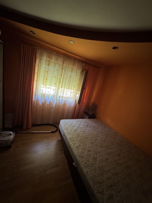 Vand apartament 2 camere decomandate pestre drum de pizzeria Mamamia