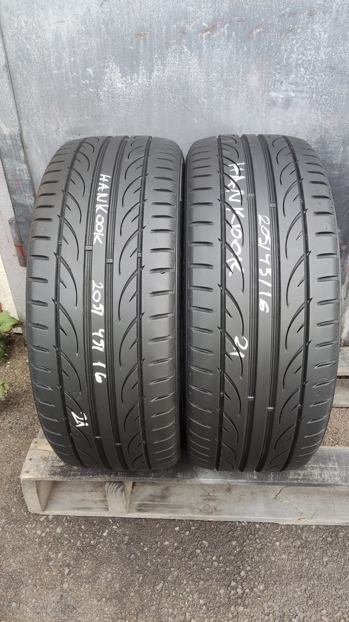 2бр. летни гуми 205/45/16 Hankook Ventus 
dot21
6.85mm
Много добро със