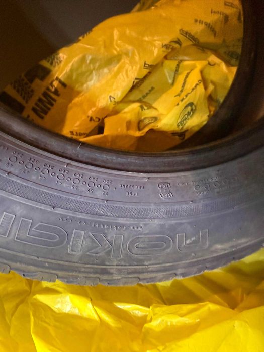 Гуми зимни 215/60/17