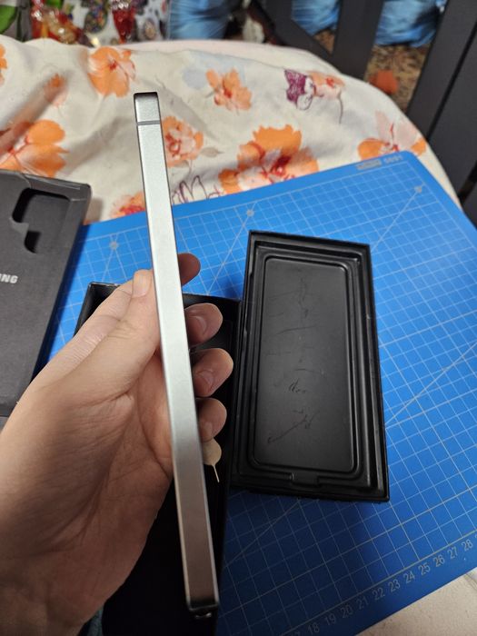 Vand Samsung S25 ultra nou