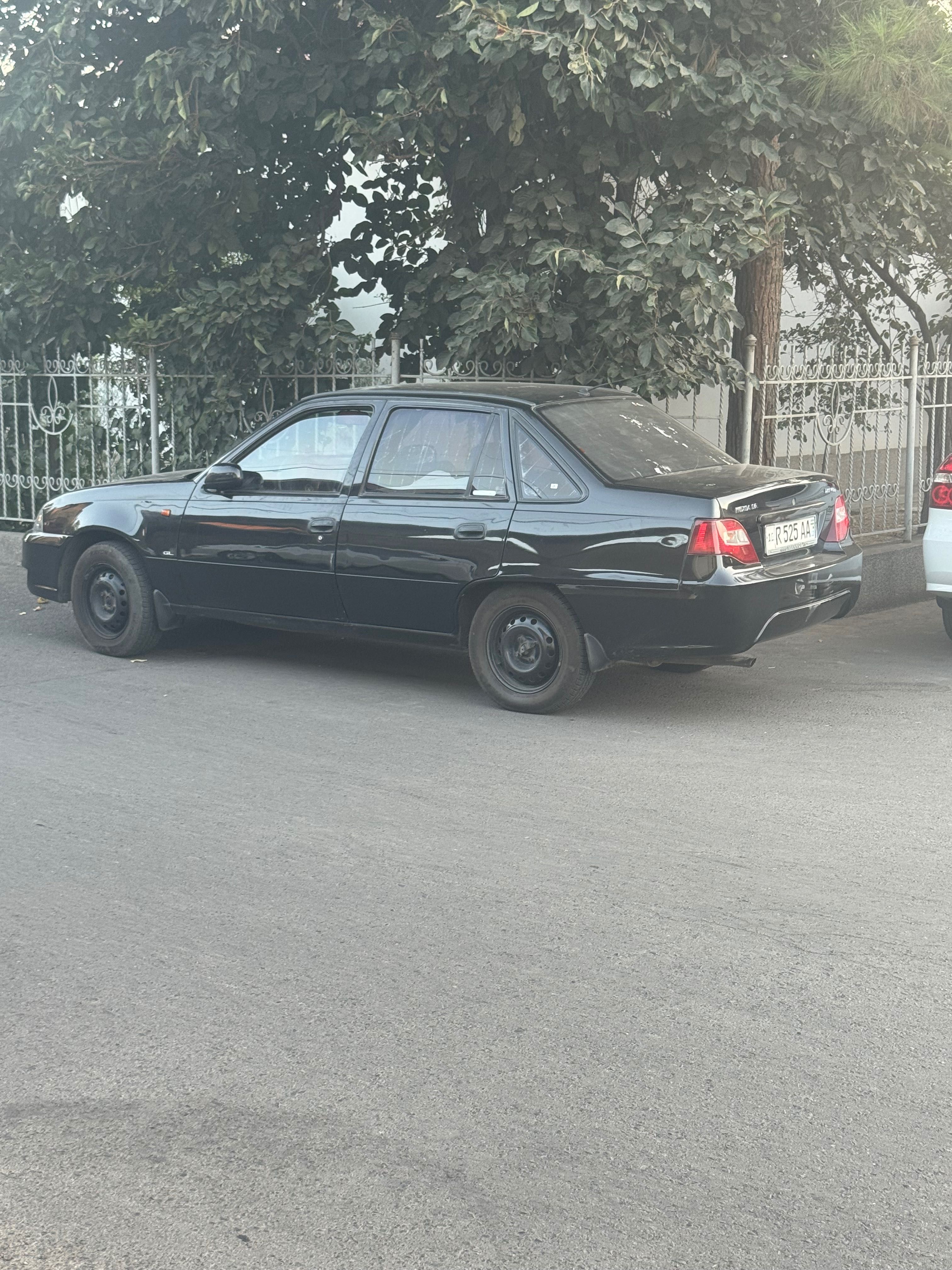 Sotiladi NEXIA 2 2009 yil gaz benzin