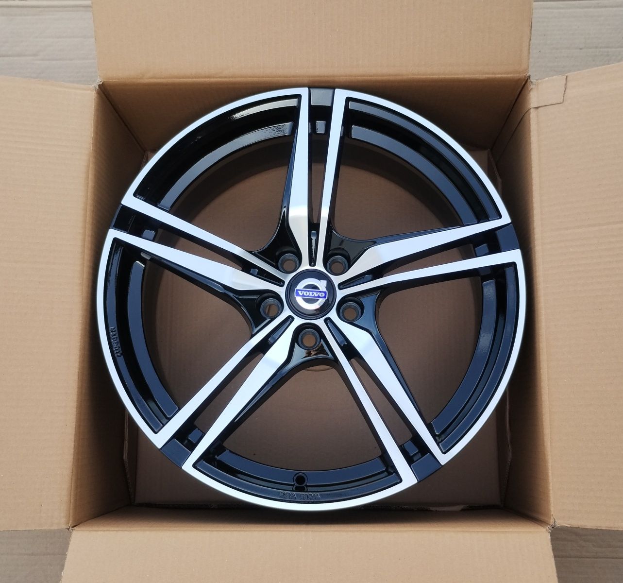 Jante Noi R19 Volvo XC40 XC60 XC70 XC90 5 x 108 R19 Bicolore
