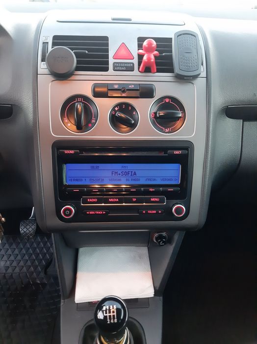 VW TOURAN 1.9 TDI-105к.с.-6 скорости  7- МЕСТЕН