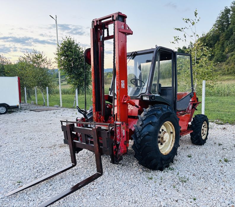 Motostivuitor manitou 4x4 teren accidentat 2,6 t