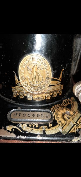 Vând masină Singer